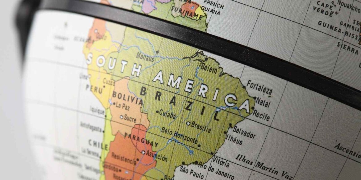 Een wereldbol die de plek weergeeft waar de meeste latin festivallen vandaan komen